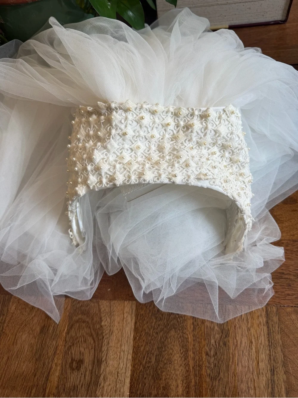 White Pearl & Lace Beaded Tulle Veil Wedding Headpiece w/ Combs Hand Sewn Women
